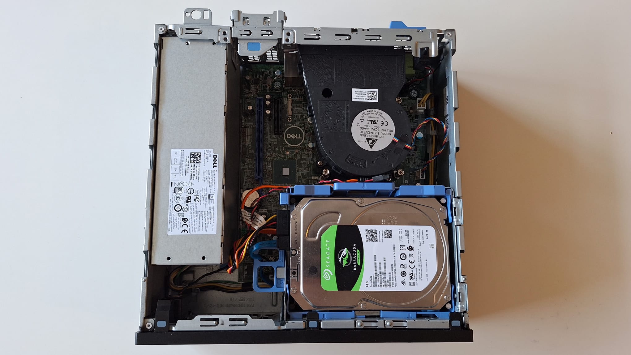Dell OptiPlex 7060 interior view